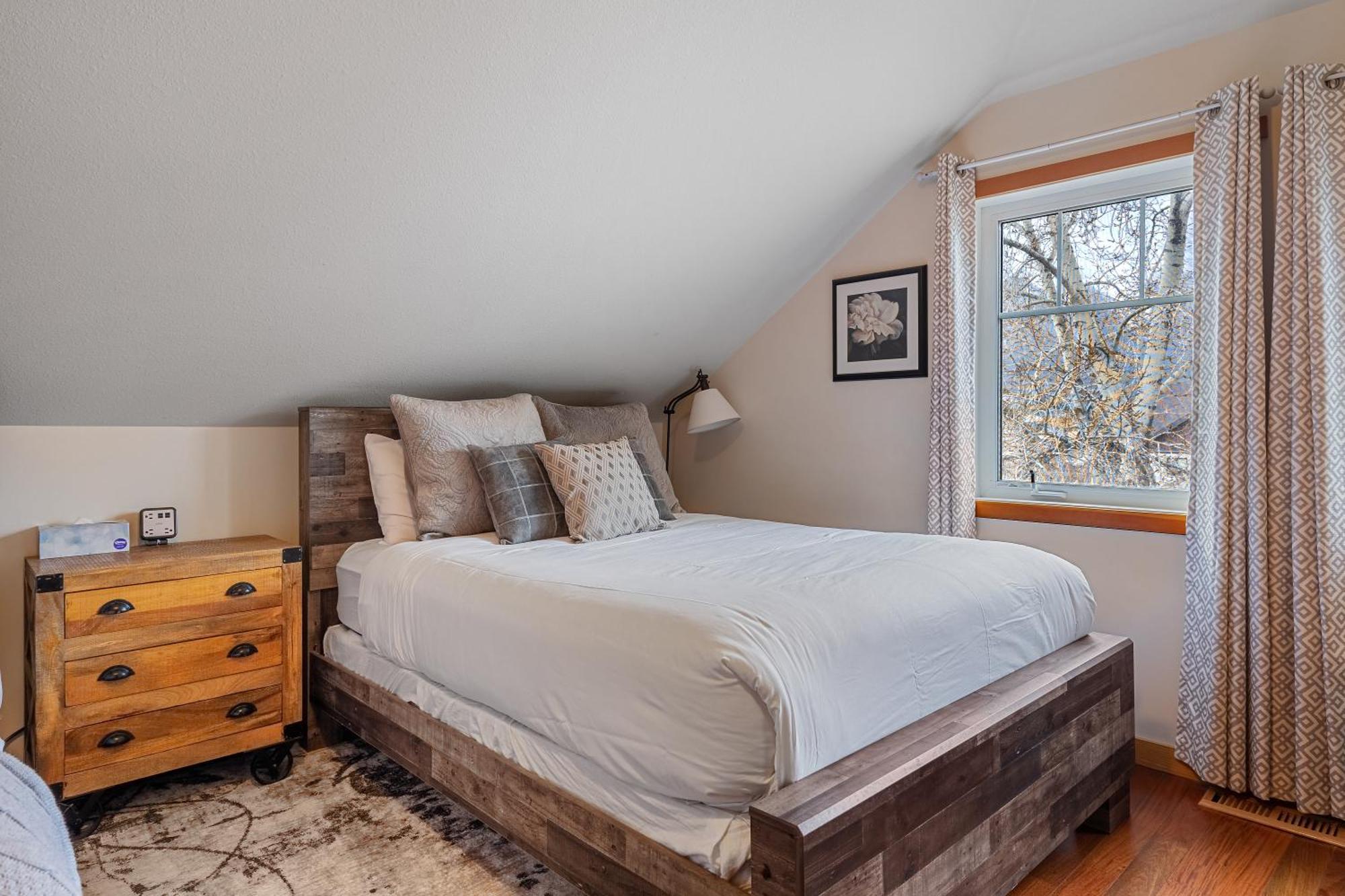 Parkland301 Sunlit 2,000 Ft² Penthouse With Mtn View Apartment Канмор Екстериор снимка